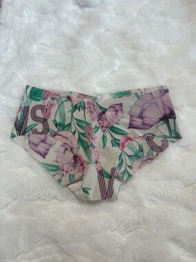 Victoria’s Secret Hiphugger Floral No Show Panty S